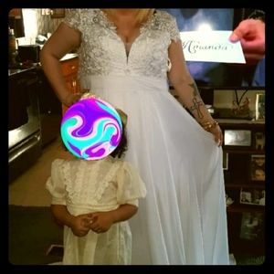 Jjs house wedding dress